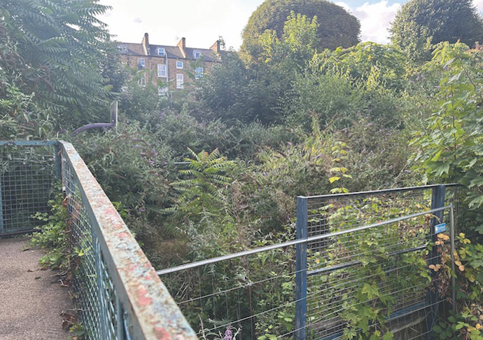 Tenants see red over green space Hathersage