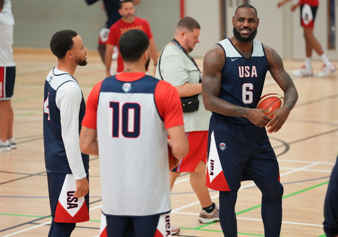 Court appearance: US basketball team train at uni lebronjames