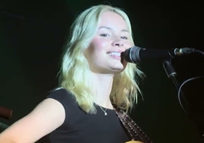 Grooves: Doc ’n Roll; Booker T Jones; Duff McKagan; Bill Ryder-Jones; Nina Nesbitt Nina Nesbitt pereformaning at Camden Assembly in 2024_credit Lovefromjuliaxo