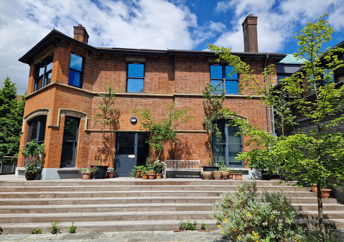 Simmons House