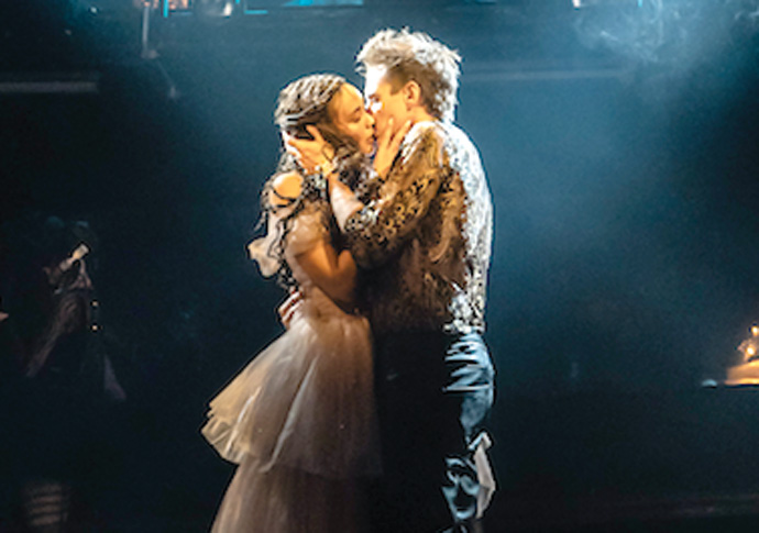 Review: Natasha, Pierre & the Great Comet of 1812, at Donmar Warehouse Chumisa Dornford-May and Jamie Muscato in Natasha Pierre and the Great Comet of 1812_photo Johan Persson copy