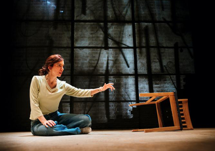 Review: A Knock on the Roof, at Royal Court Downstairs Khawla Ibraheem in A Knock On the Roof_Alex Brenner