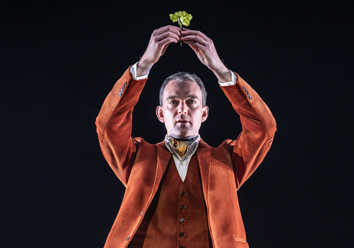 Lucy Popescu’s theatre news: Container; Chasing Hares; Death on the Throne; The Importance of Being Oscar Alastair Whatley in The Importance of Being Oscar (c) Marc Brenner(13)