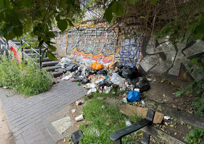 Litter piles up as canal campaigners are ‘ignored’ rubbish 2