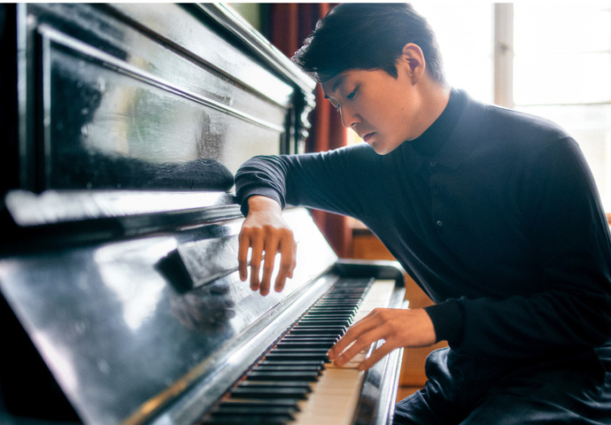 Seong-Jin_Cho_Photo credit Christoph Köstlin-Deutsche Grammophon