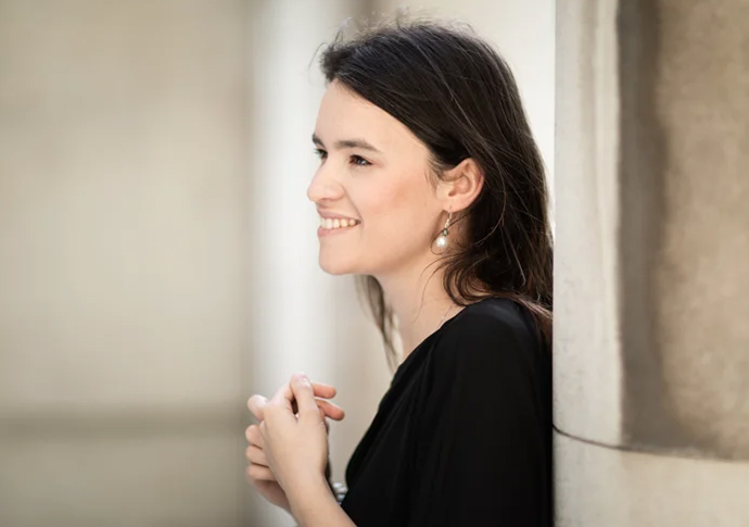 Michael White’s classical news: London Guitar Festival; Shostakovich; Peregrine Voices; Errolyn Wallen Helen Charlston_credit © Benjamin Ealovega