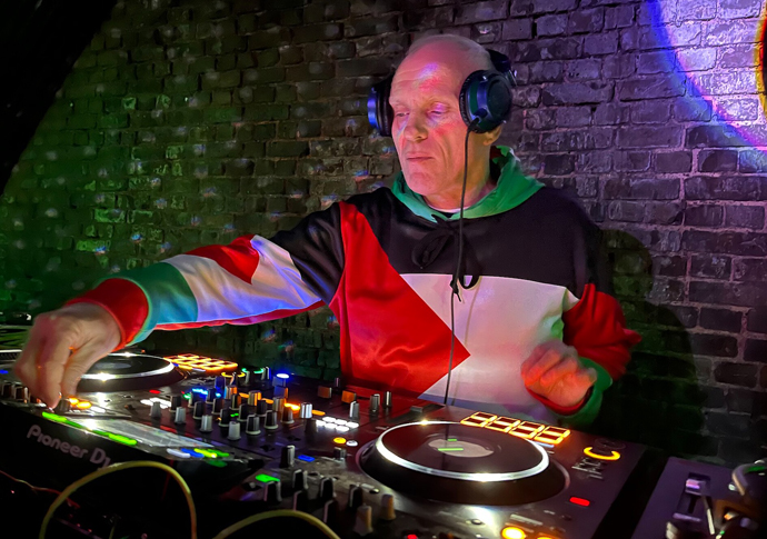 Mr C DJing photo Tris2000 CC BY-SA 4.0
