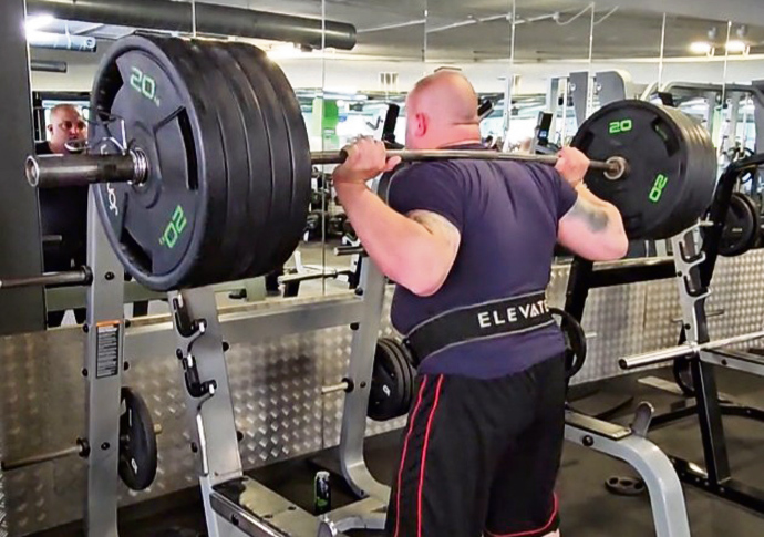 Worth the weight as Mehmet sets a new world record Mehmet 220kg Squat Picture
