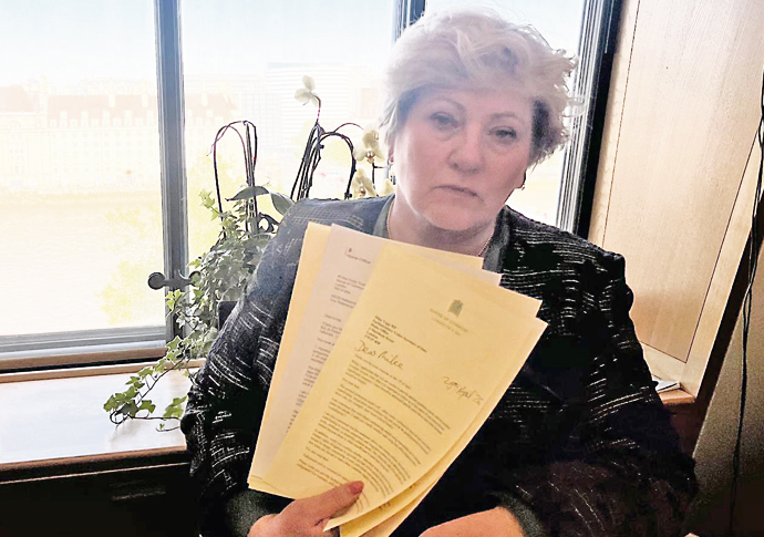 Emily Thornberry with home office letter