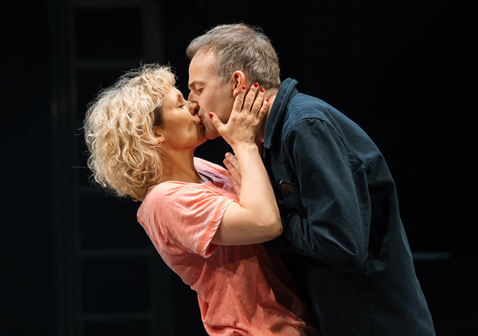 MyAnna Buring (She) and Patrick Kennedy (He) in Stage Kiss_credit Helen Murray_35