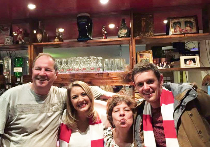 ‘Andy’s lifelong love was Arsenal’: tributes to ‘Cannons’ landlord Andy in pub with two clients and mum (centre)