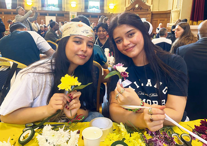 Refugee Week fair ‘celebrates hope’ Raihana Waizi (L) and Malabat Waizi (R)