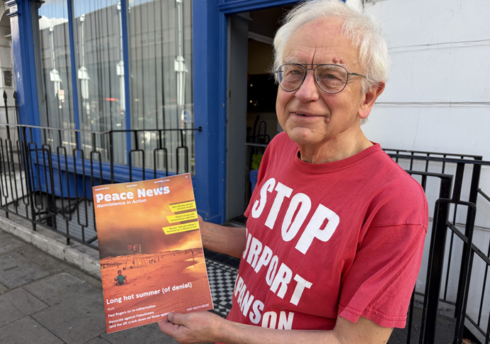 Giving Peace (News) another chance: mag is back on stands after two years Albert Beale