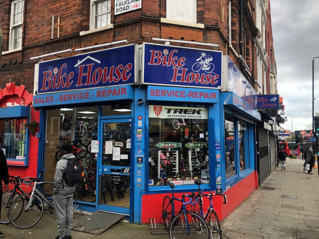 Kentish Town shop donates bike to NHS doctor who had his stolen